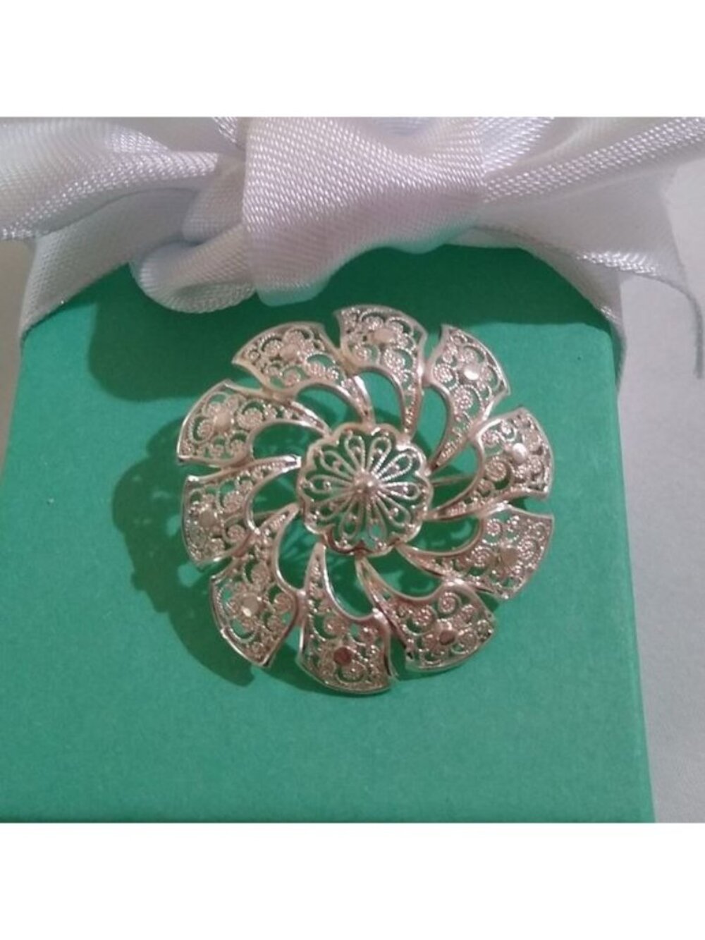 Sterling Silver Floral Filigree Brooch w/ fine details